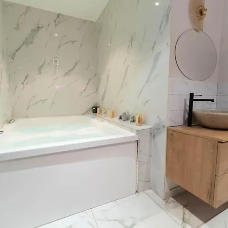Appartamento Loft Type Loveroom Avec Balneo